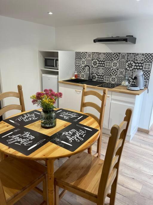 Appart 2 Pieces 35M2,Centre Ville, Parking Gratuit Bourges Esterno foto